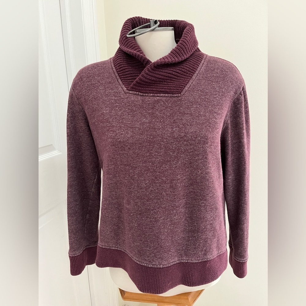 H &M cotton blend sweatshirt size Medium